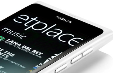 Nokia-white-Lumia-800-2