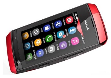 Nokia Asha 305 ima zanimljiv dizajn
