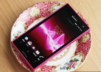 Sony Xperia Acro S podseća na ostale Xperia modele