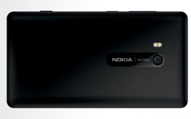 Kameru od 8MP modela Lumia 810 je "potpisao" Carl Zeiss