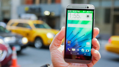 LG G3 vs HTC One M8 6