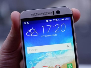 Samsung_Galaxy_S6_vs_HTC_One_M9_5